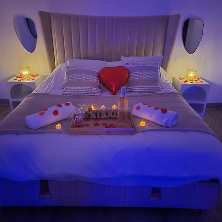 Love Room - Cocon Room - Toulon - אוליאולה מראה חיצוני תמונה