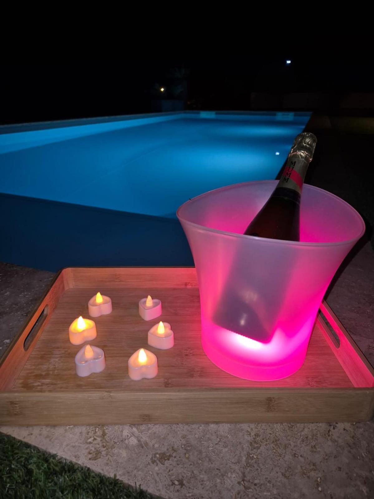 Love Room - Cocon Room - Toulon - אוליאולה מראה חיצוני תמונה