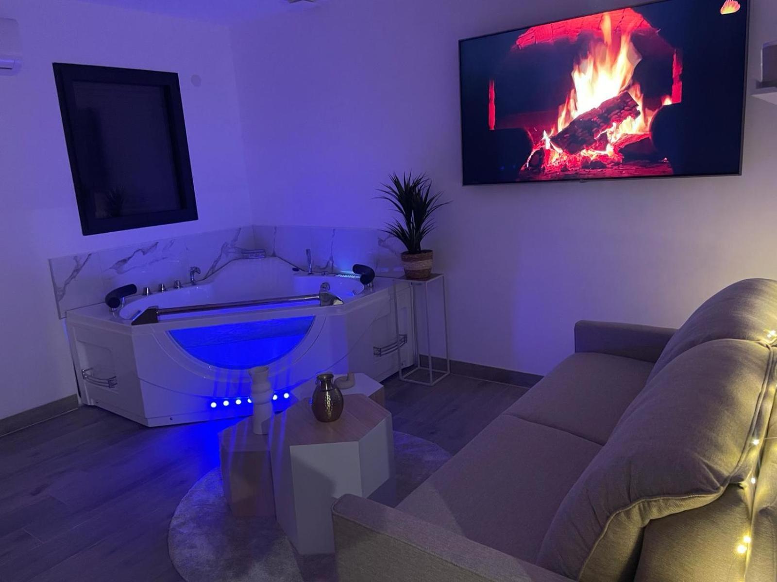 Love Room - Cocon Room - Toulon - אוליאולה מראה חיצוני תמונה