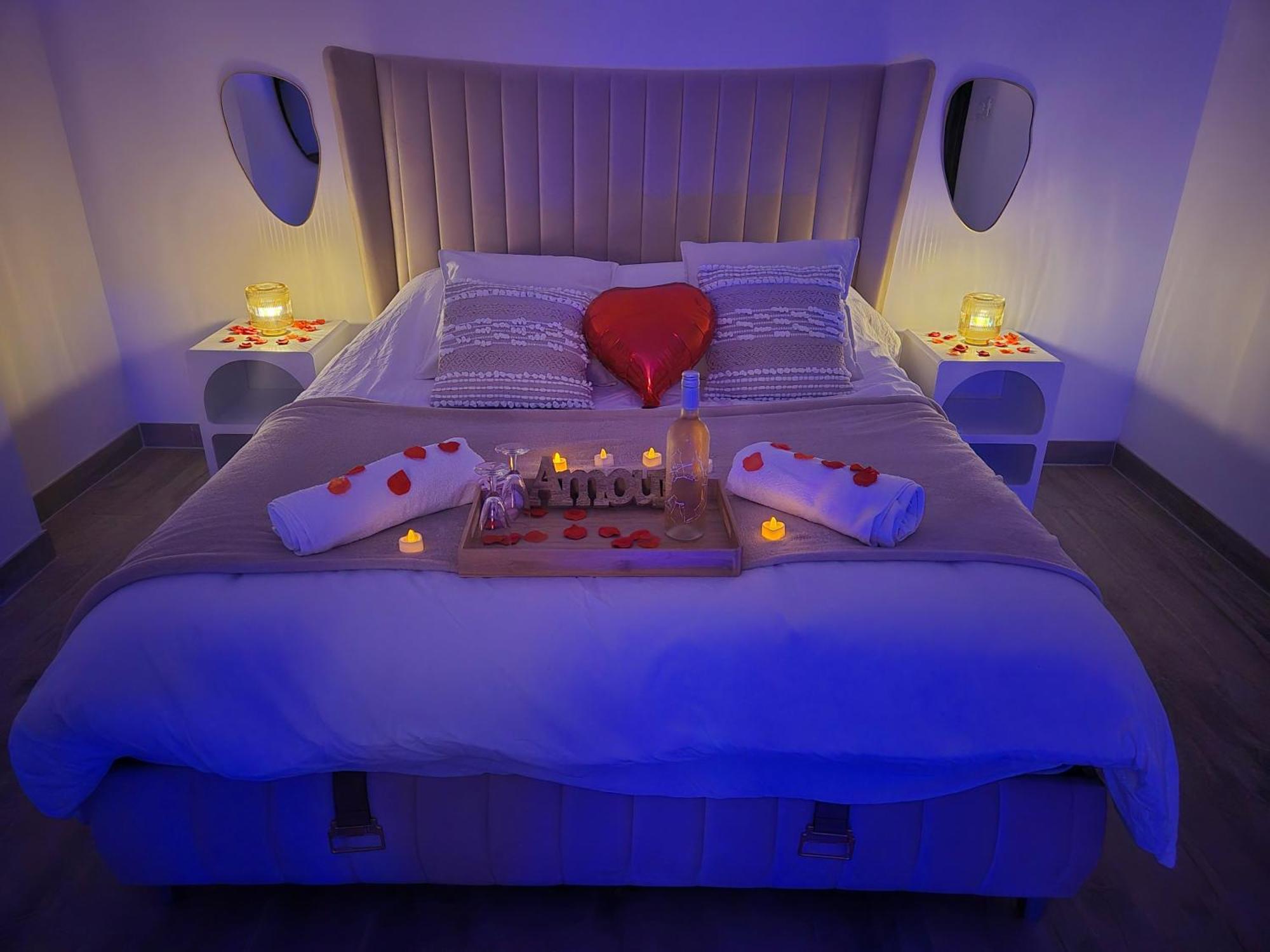 Love Room - Cocon Room - Toulon - אוליאולה מראה חיצוני תמונה