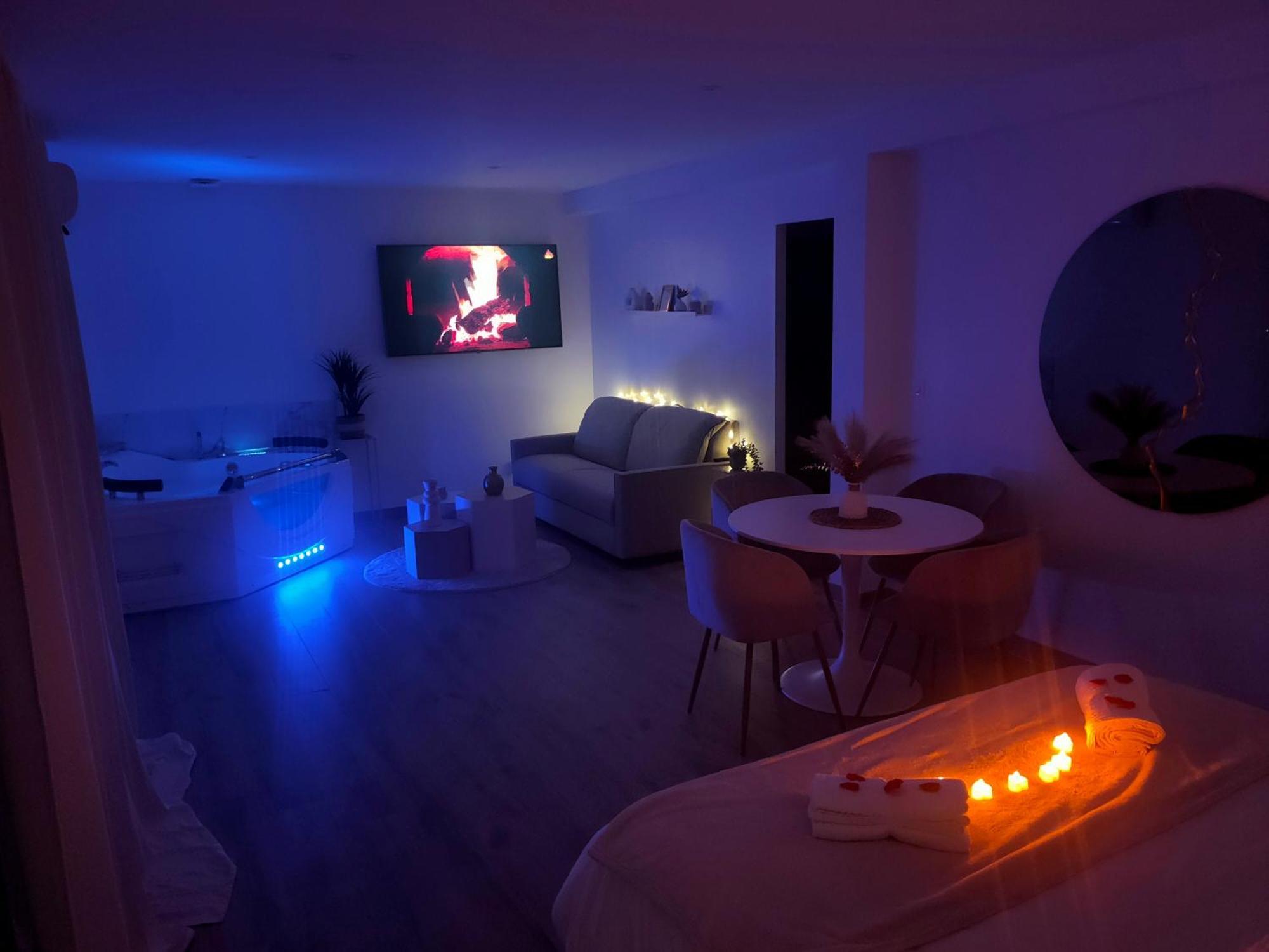 Love Room - Cocon Room - Toulon - אוליאולה מראה חיצוני תמונה