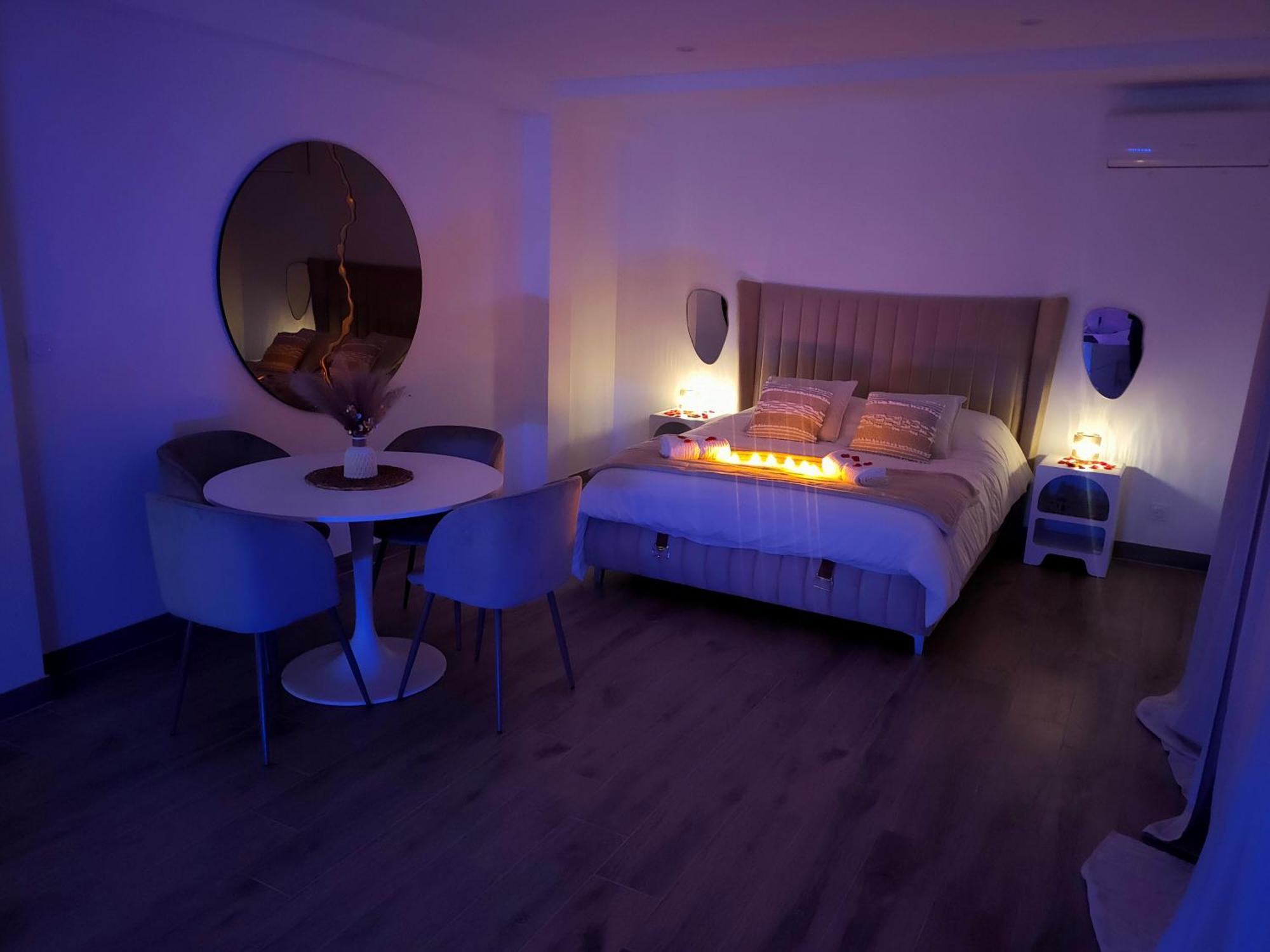 Love Room - Cocon Room - Toulon - אוליאולה מראה חיצוני תמונה