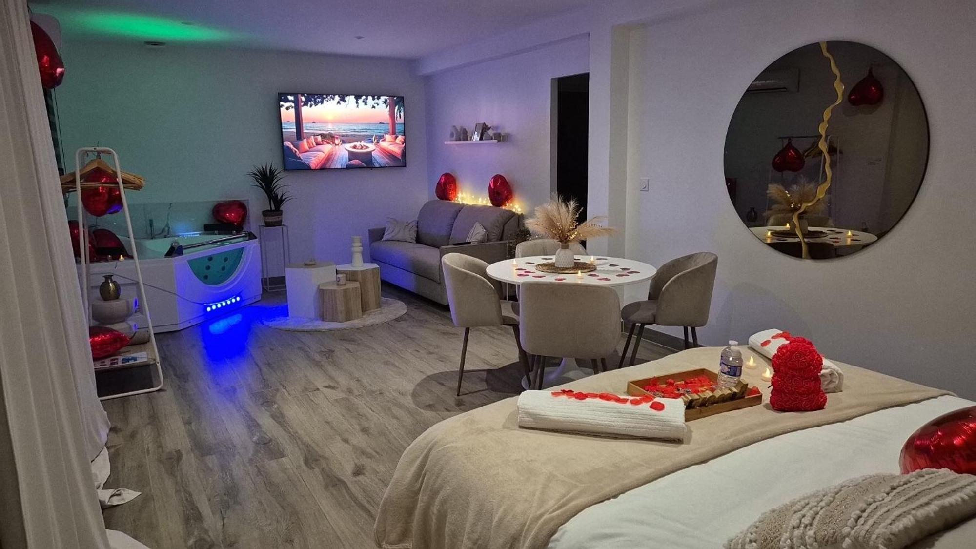 Love Room - Cocon Room - Toulon - אוליאולה מראה חיצוני תמונה