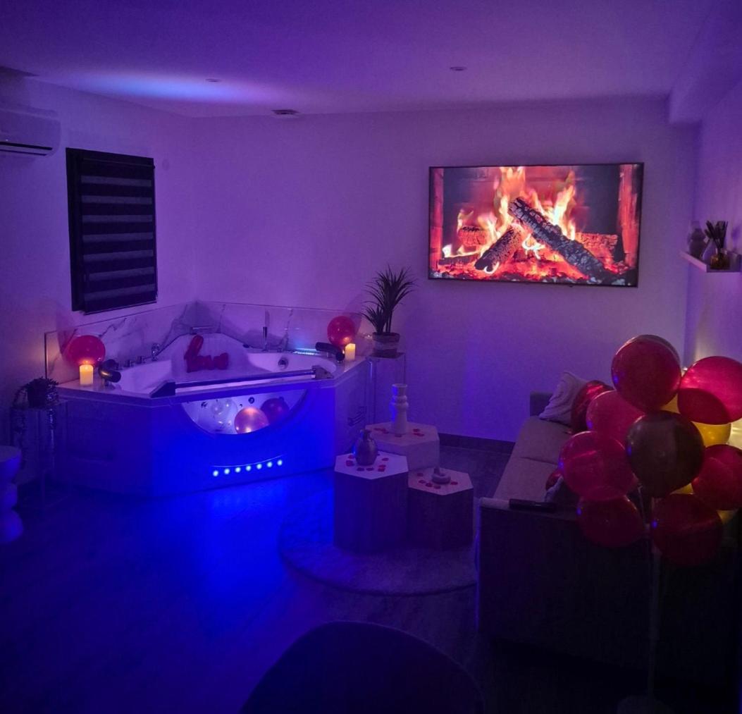 Love Room - Cocon Room - Toulon - אוליאולה מראה חיצוני תמונה