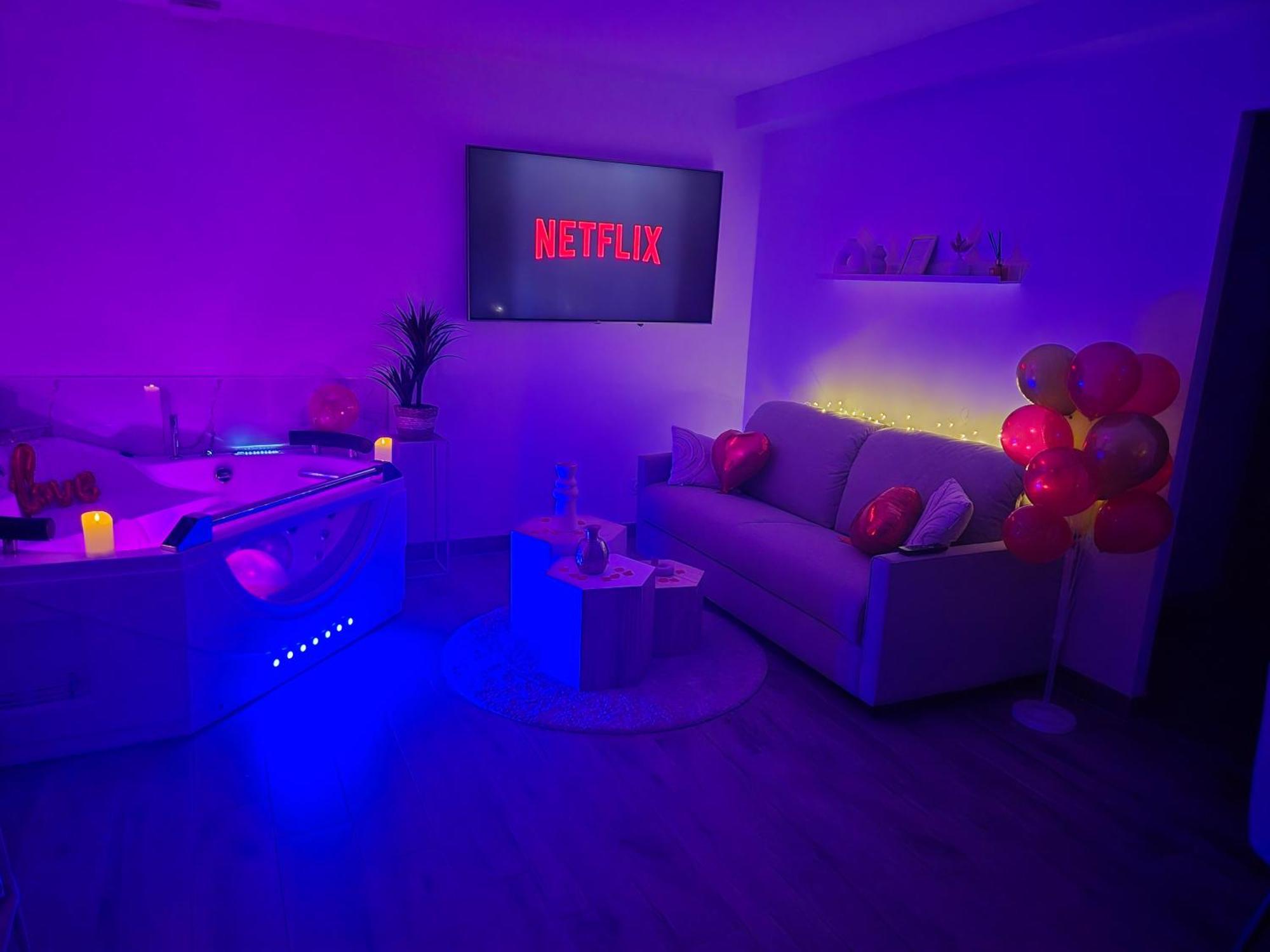 Love Room - Cocon Room - Toulon - אוליאולה מראה חיצוני תמונה